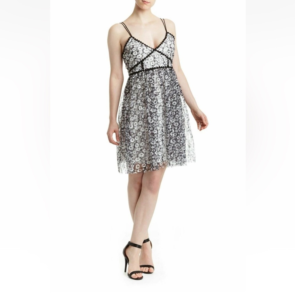 Romeo & Juliet Couture Black and White Lace Midi Dress